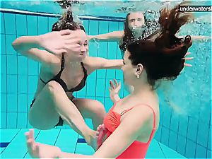 3 naked girls have joy underwater